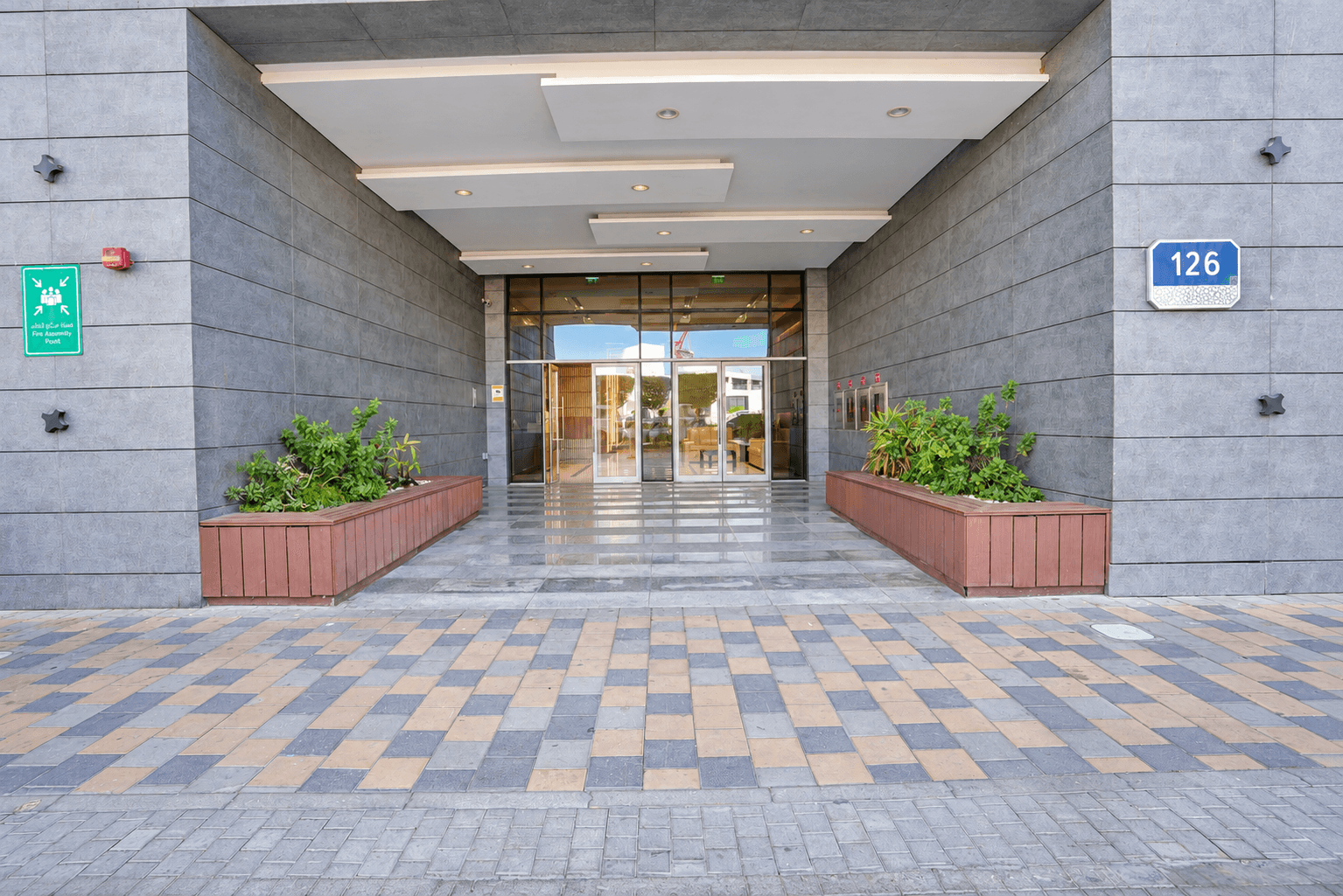 Classic 3+1BR | Street and Back Views | Prime Location, 2