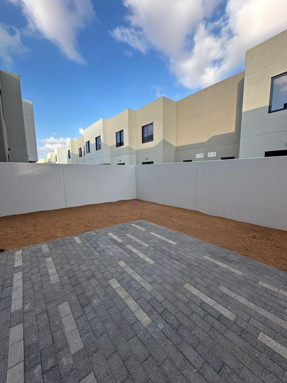 Spacious TH | Luxury Living | Prime Community — 12