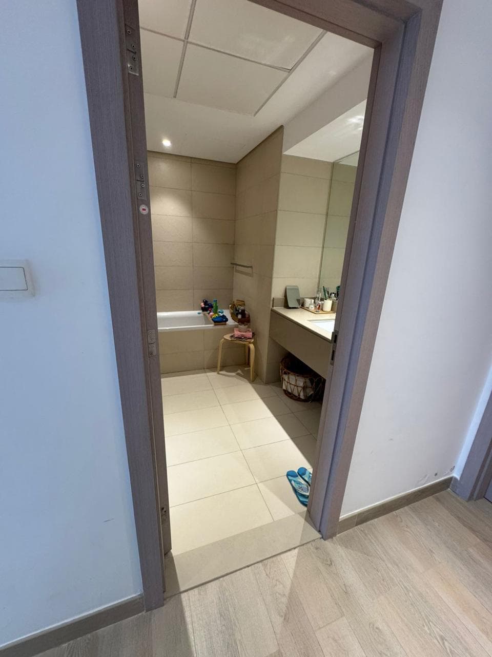 Stunning 3BR+M | Amazing Views | Prime Location — 11
