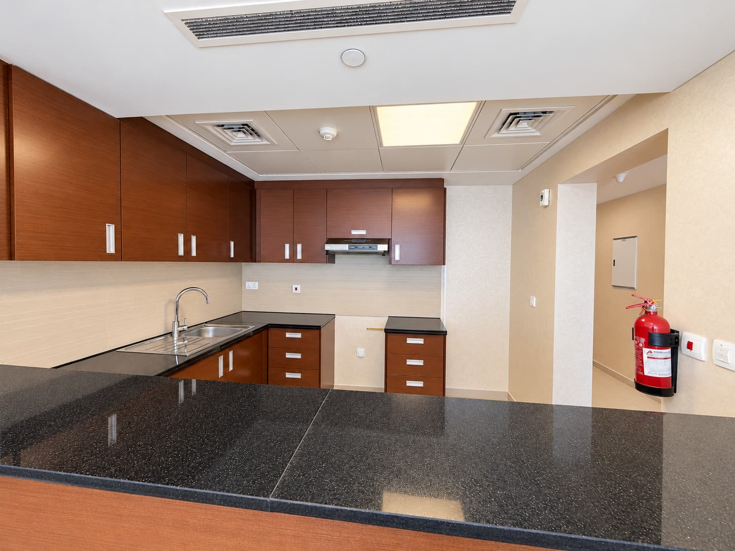 Elegant 1BR | Full Sea View | Excellent Location, 11