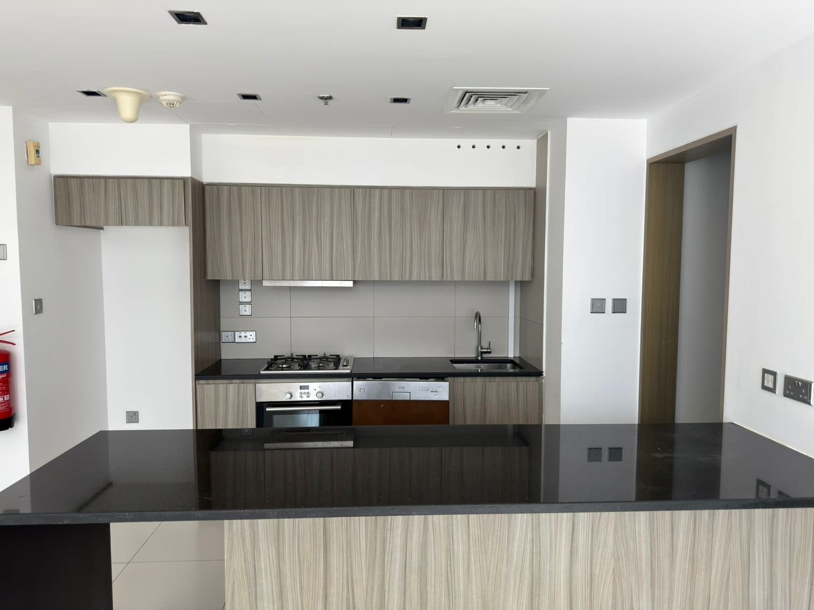 Stunning Apartment | Great Location | Spacious, 14