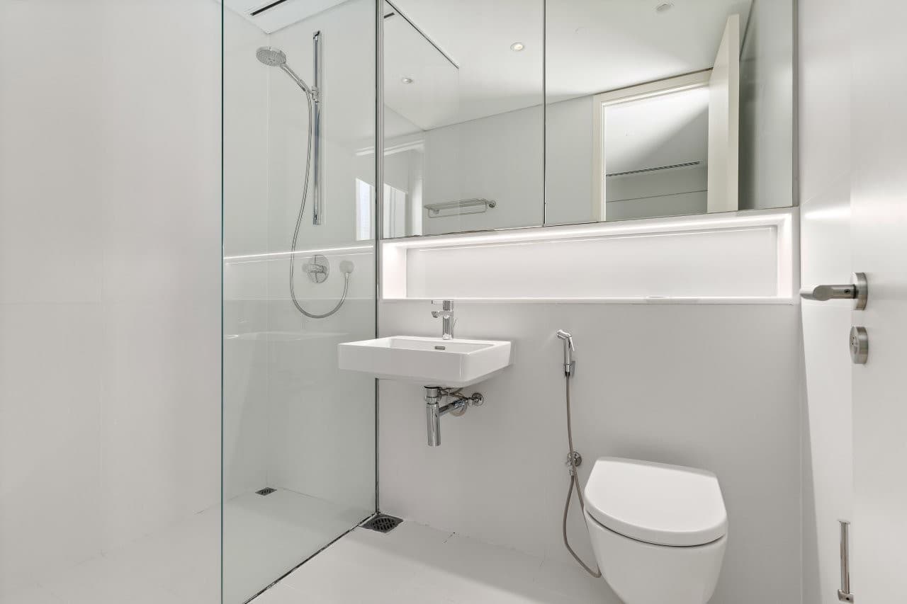 Modern 2BR | Sea View | Prime Location, 5