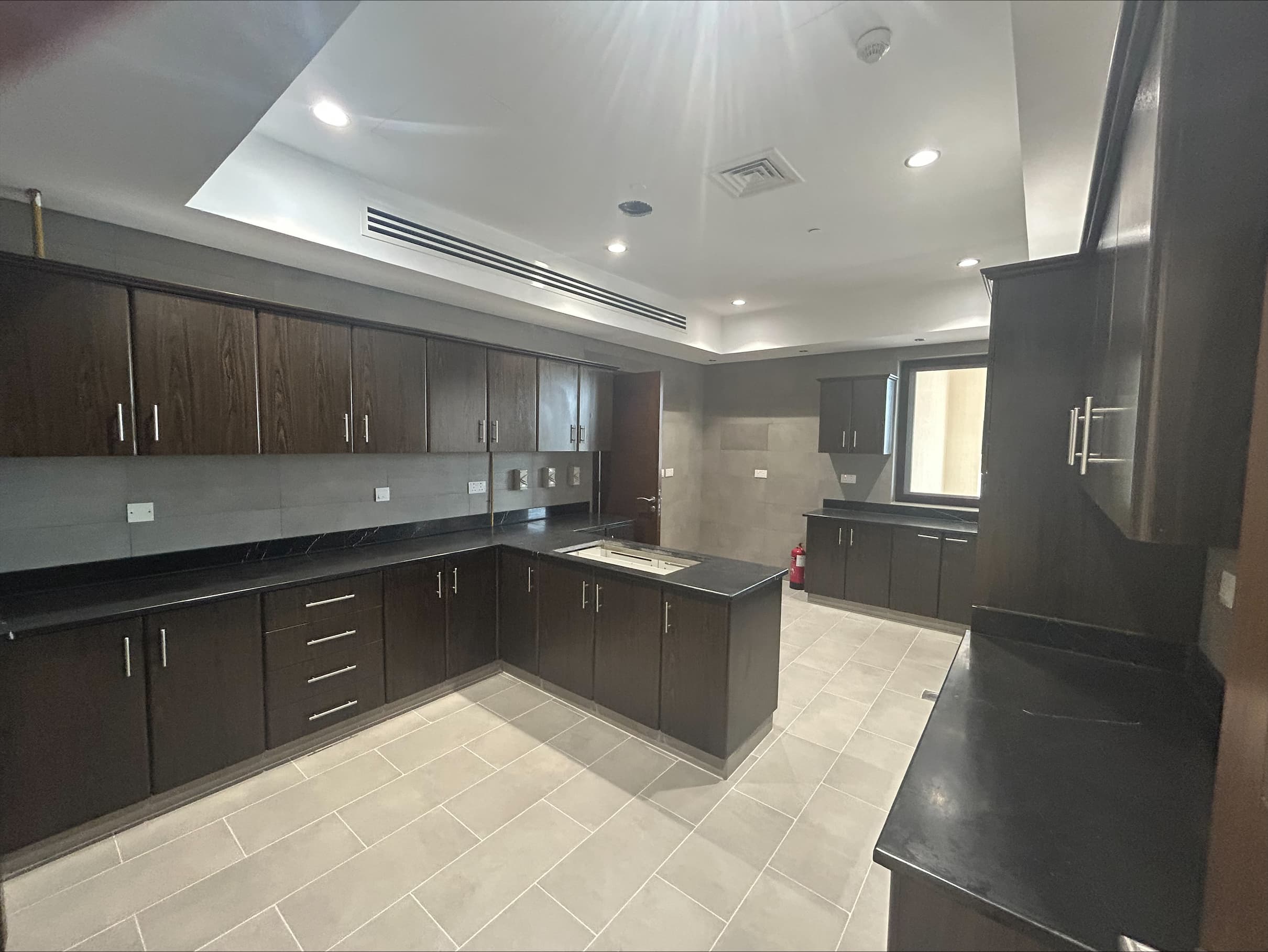 Luxurious Penthouse | Amazing Views | Vacant — 8