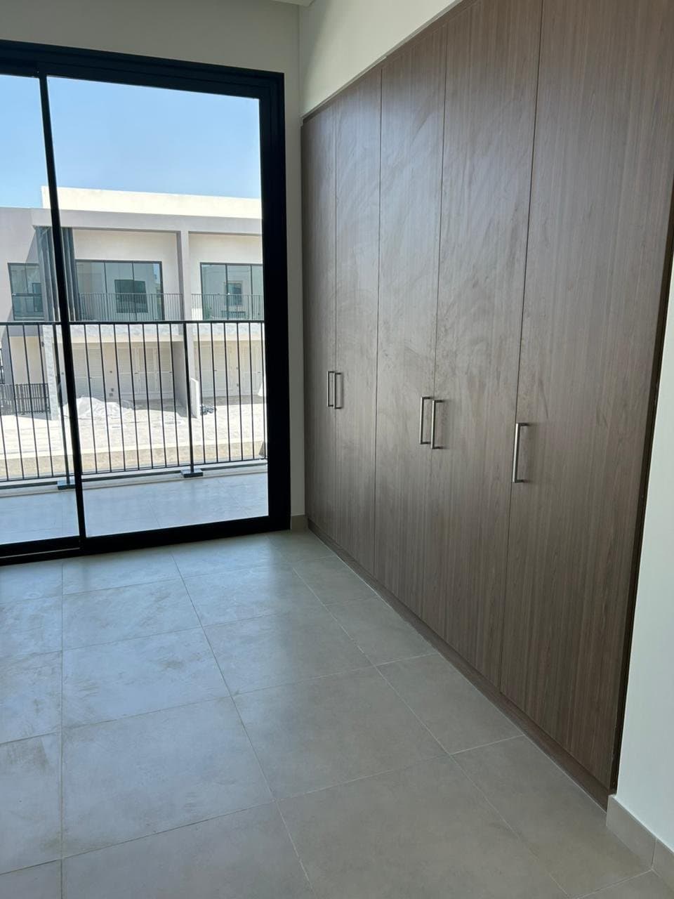 Luxurious Space Villa | Single Row | End Unit, 5