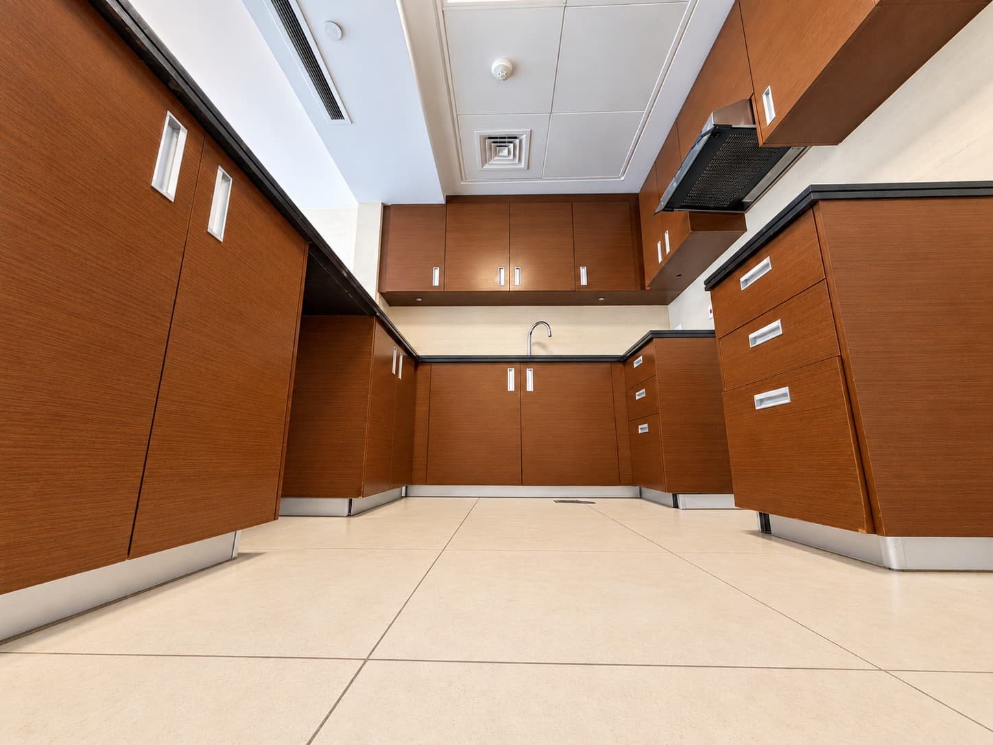 Elegant 1BR | Full Sea View | Excellent Location, 10