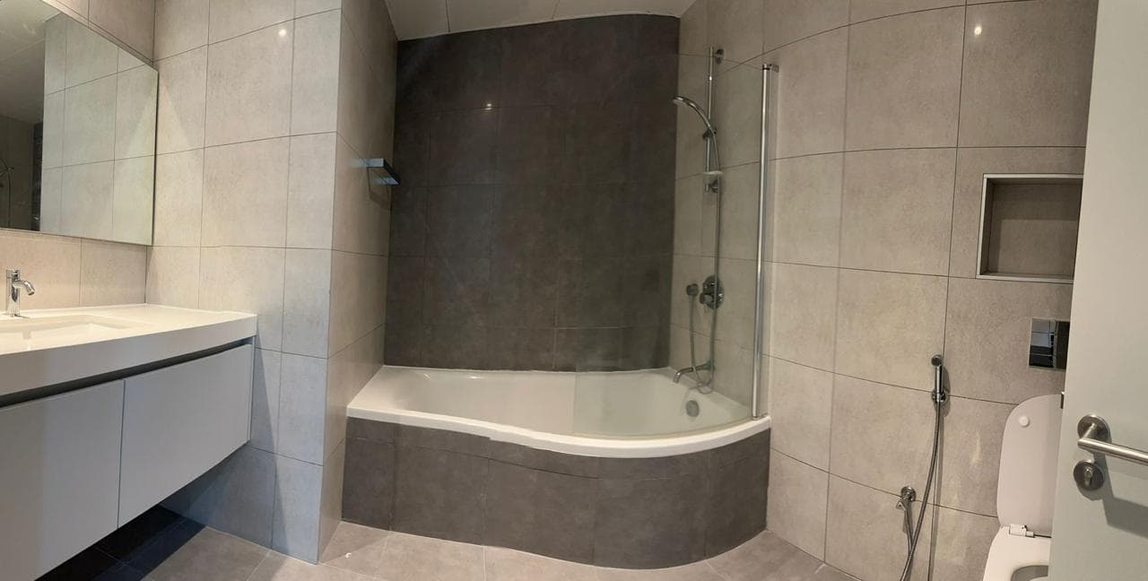 Full Sea View | Elegant 1BR | Spacious Apartment — 8
