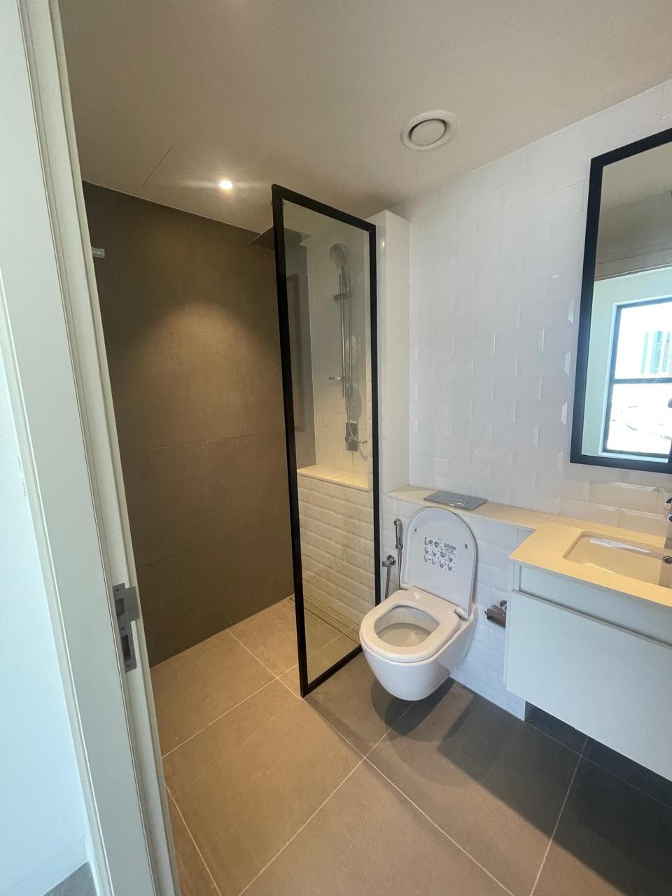 Elegant 1BR | Stunning View | Prime Location — 5