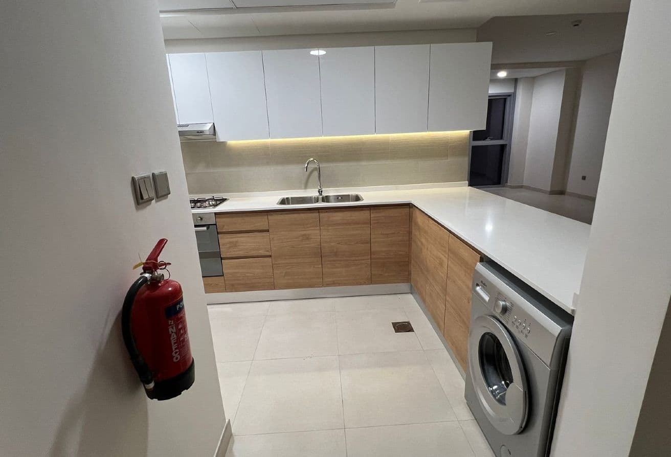 Amazing 1BR | Pool View  | Prime Location — 7