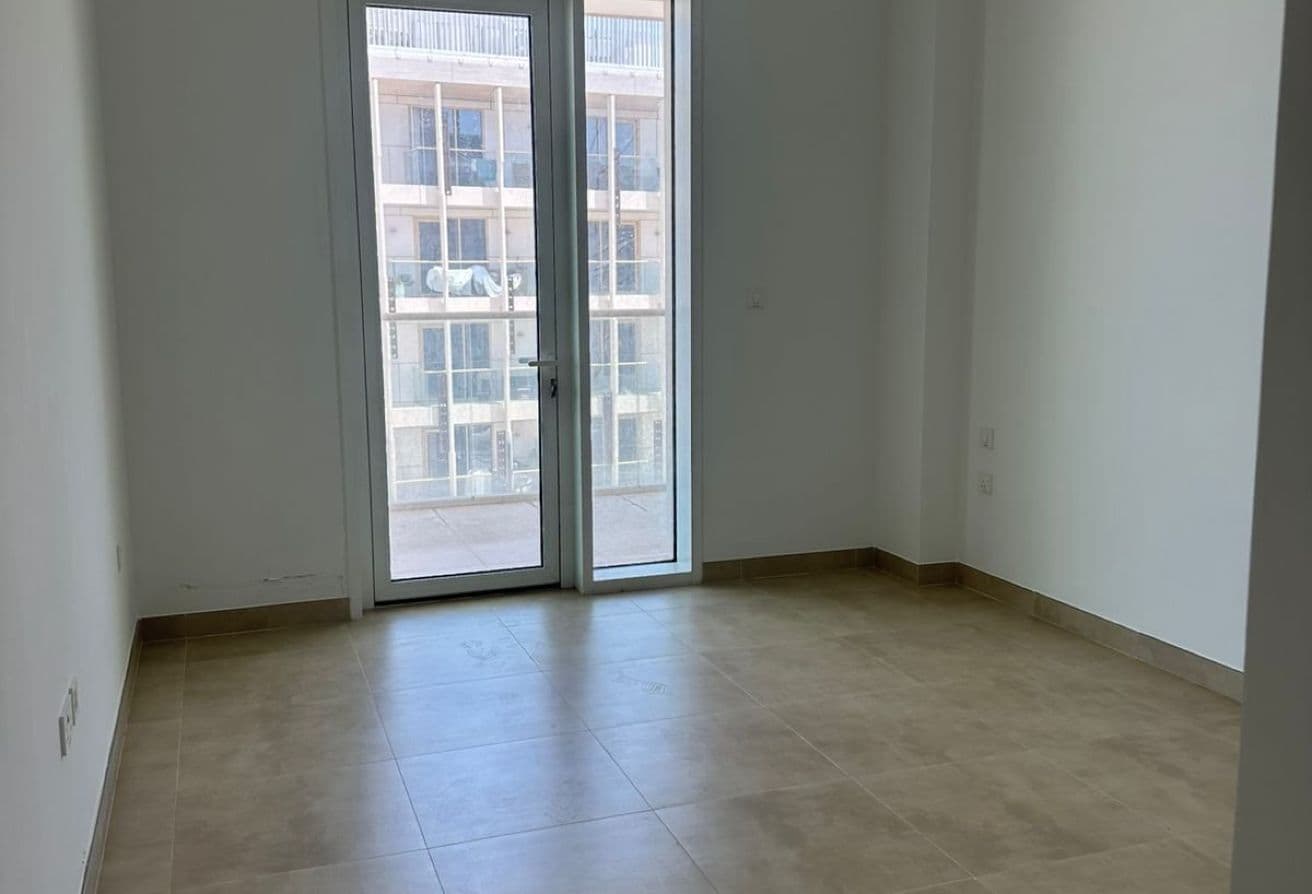 Huge Balcony | Beach Access | Spacious Apt — 5