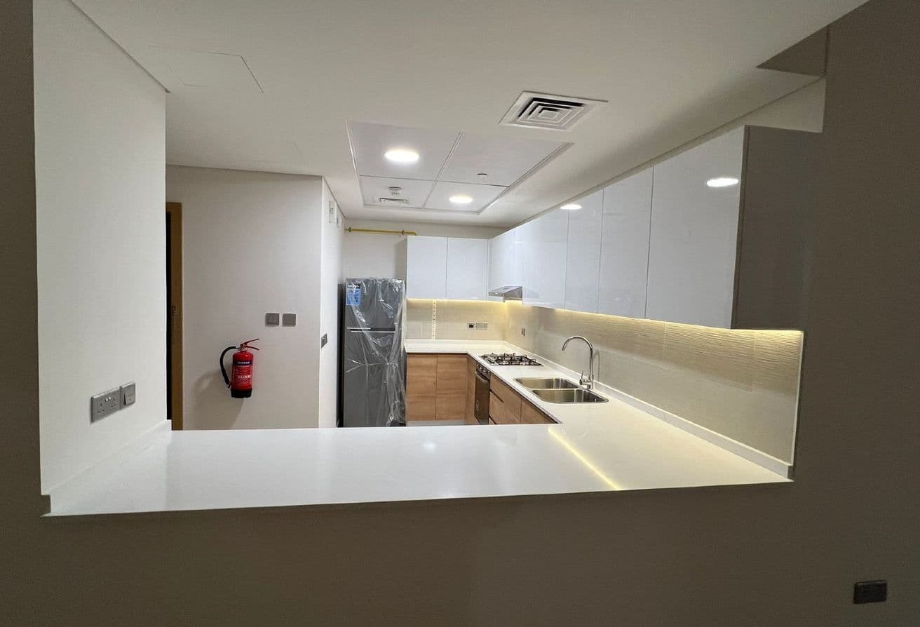 Amazing 1BR | Pool View  | Prime Location — 6