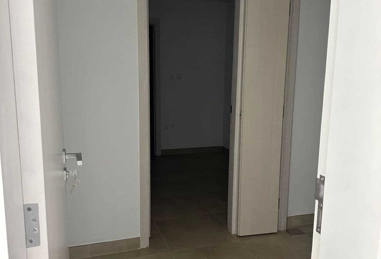Huge Balcony | Beach Access | Spacious Apt — 9