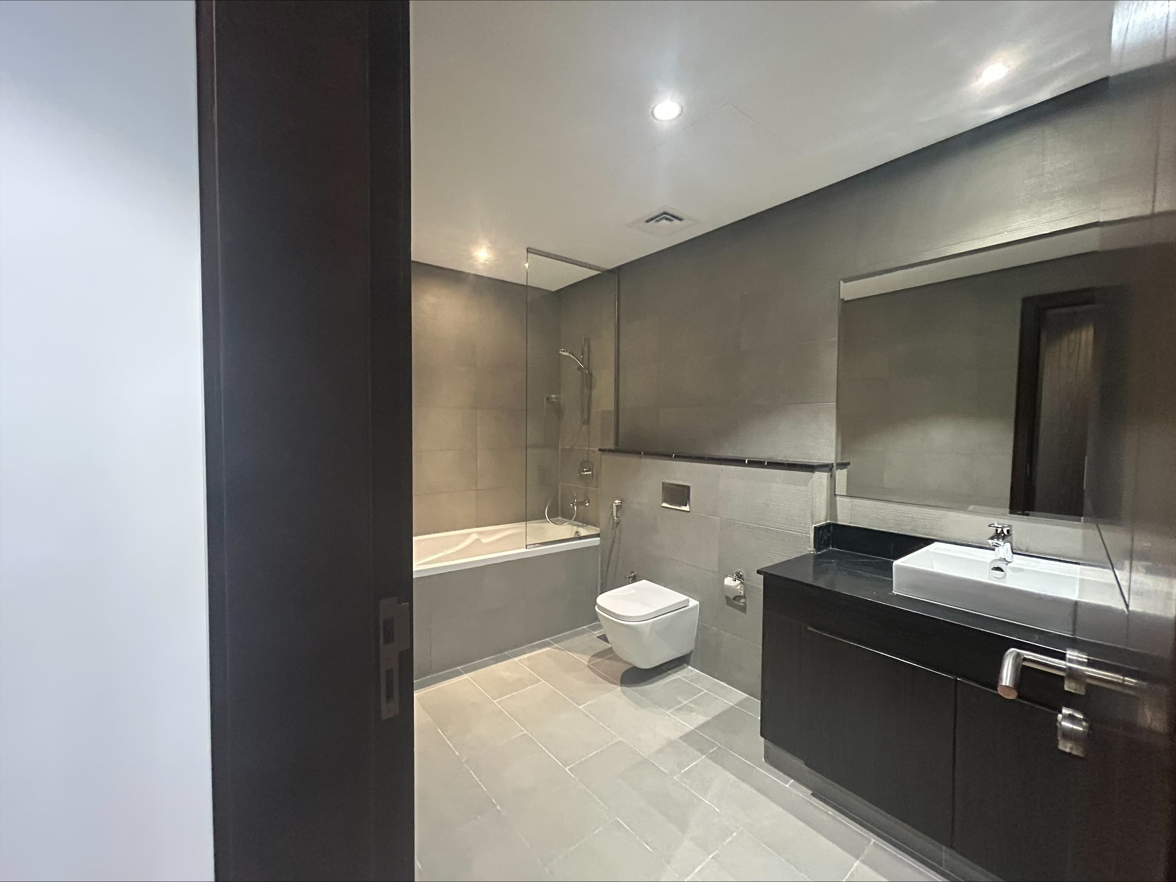 Luxurious Penthouse | Amazing Views | Vacant — 17