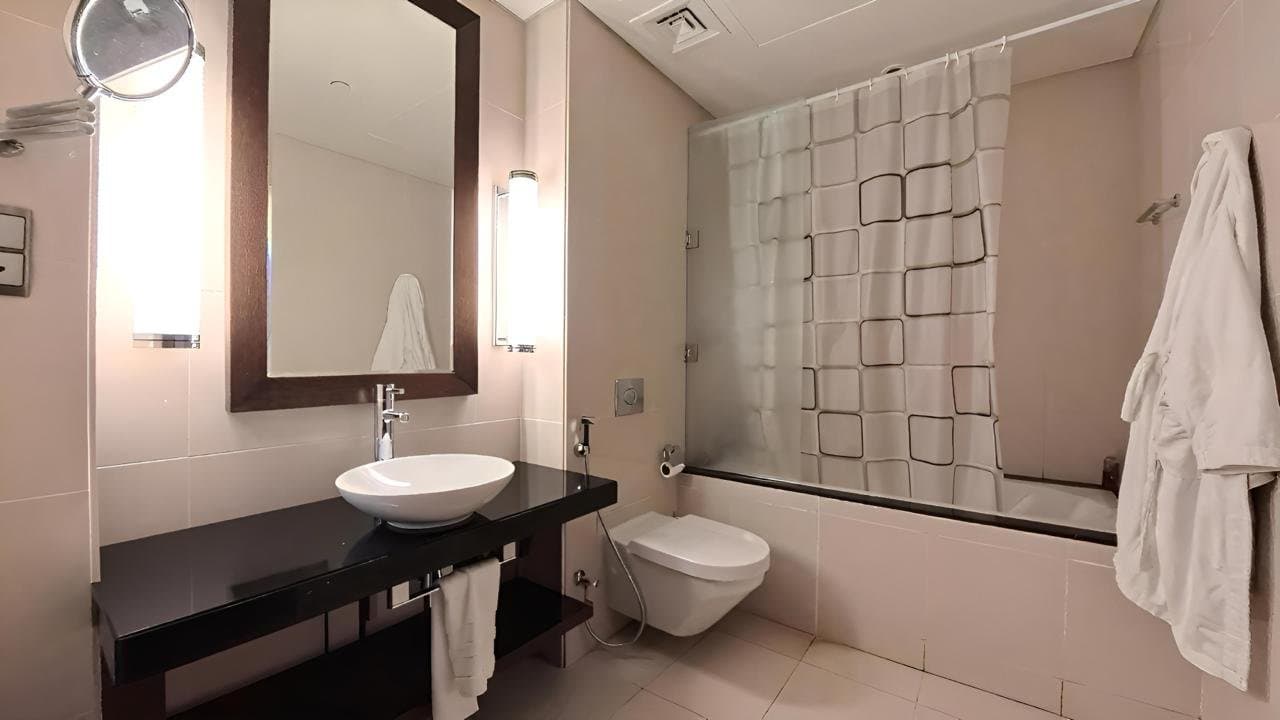 Luxurious 3BR Apartment | Balcony w/ Full Sea View, 7