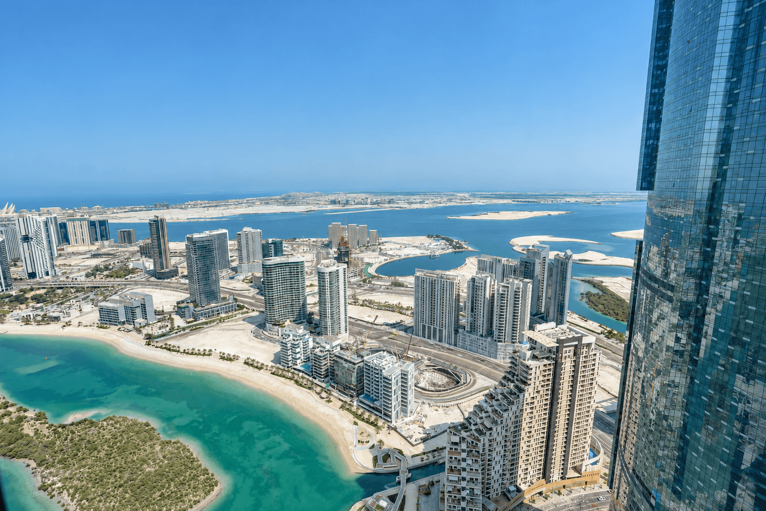 Spacious 2+1BR | Amazing Sea View | Prime Community, 18