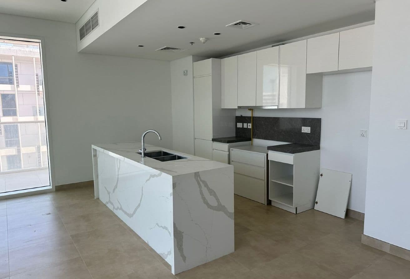 Huge Balcony | Beach Access | Spacious Apt — 4