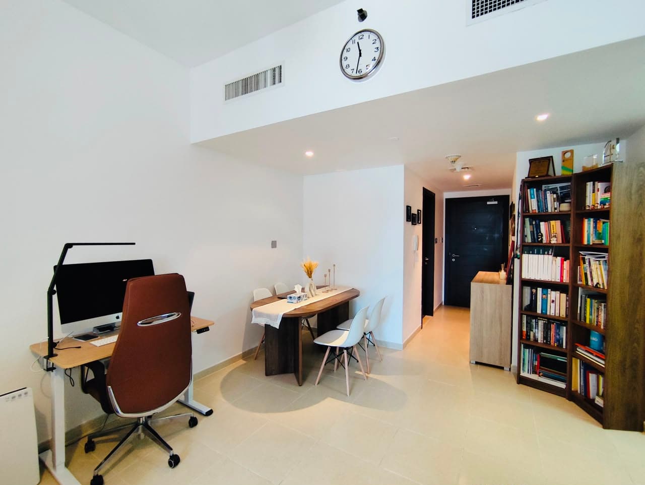 Elegant 1BR | Stunning View | Prime Location, 3