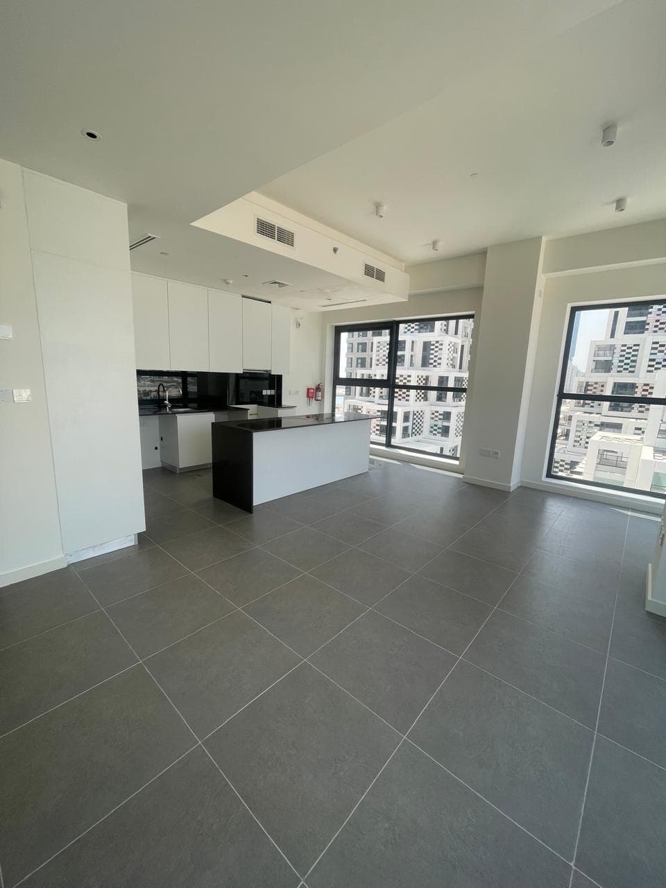 Elegant 1BR | Stunning View | Prime Location — 2