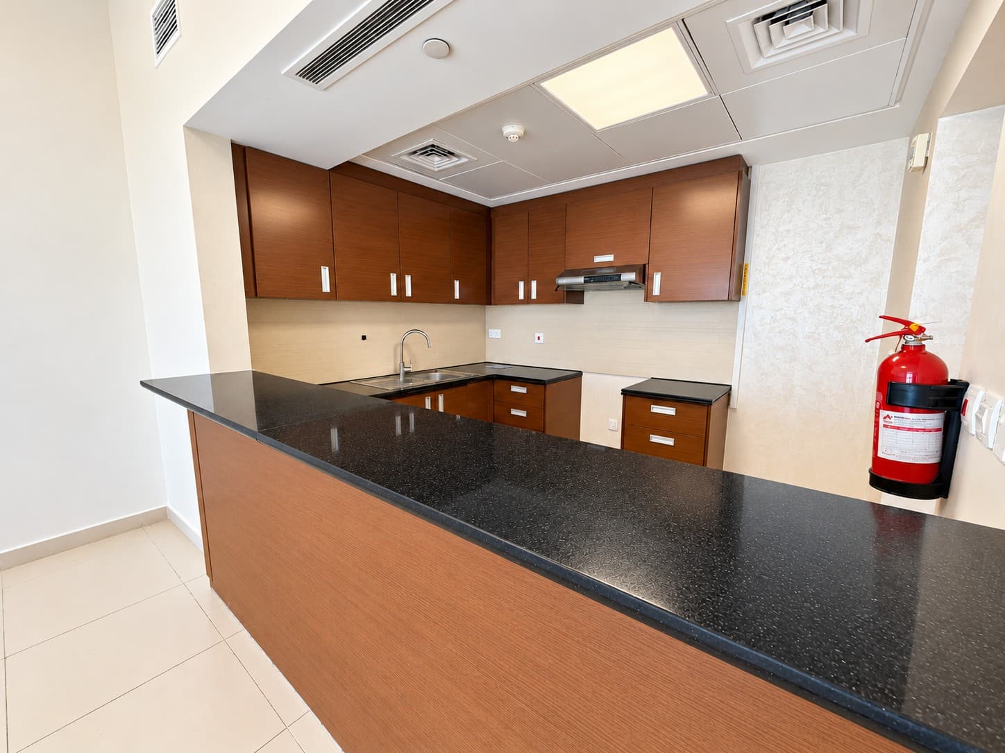 Elegant 1BR | Full Sea View | Excellent Location, 12