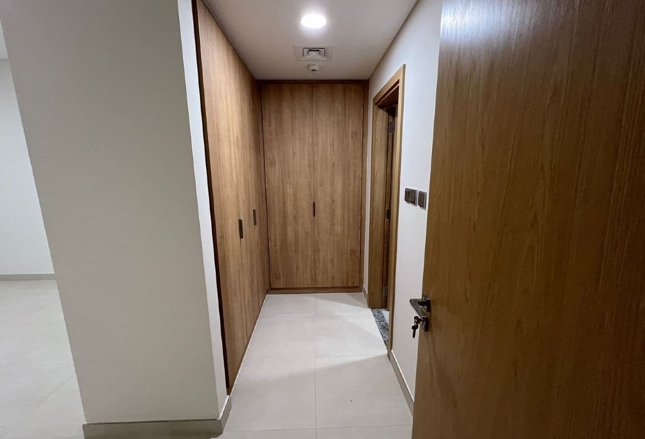 Amazing 1BR | Pool View  | Prime Location — 4