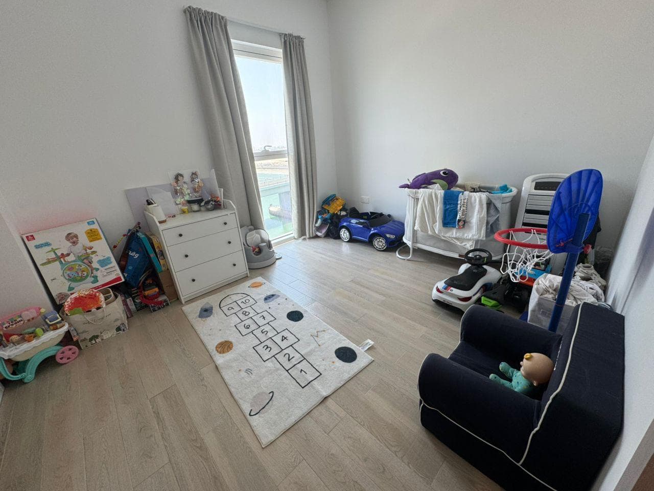 Stunning 3BR+M | Amazing Views | Prime Location — 2