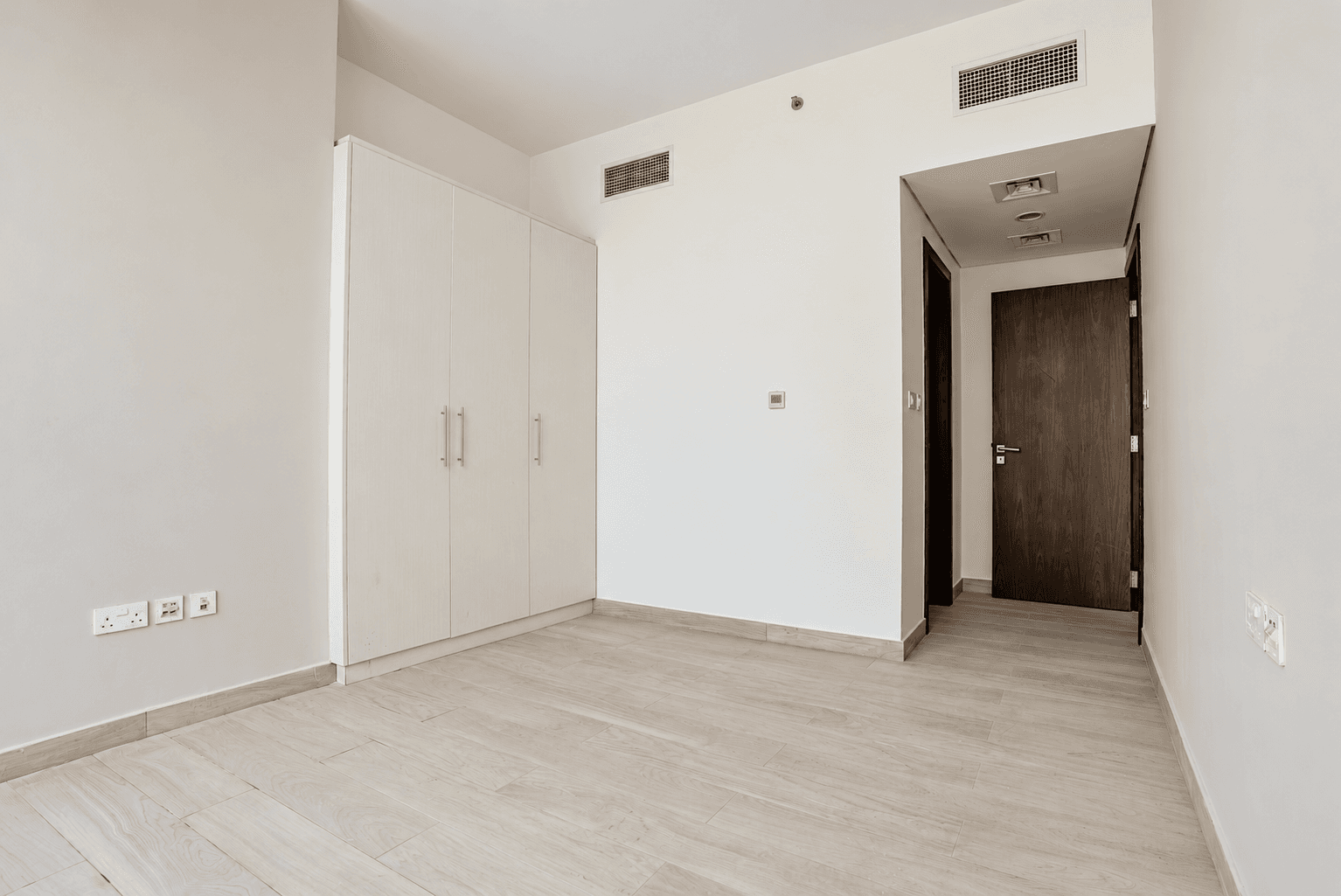 Park & Community Views | Vacant | Prime Location, 8