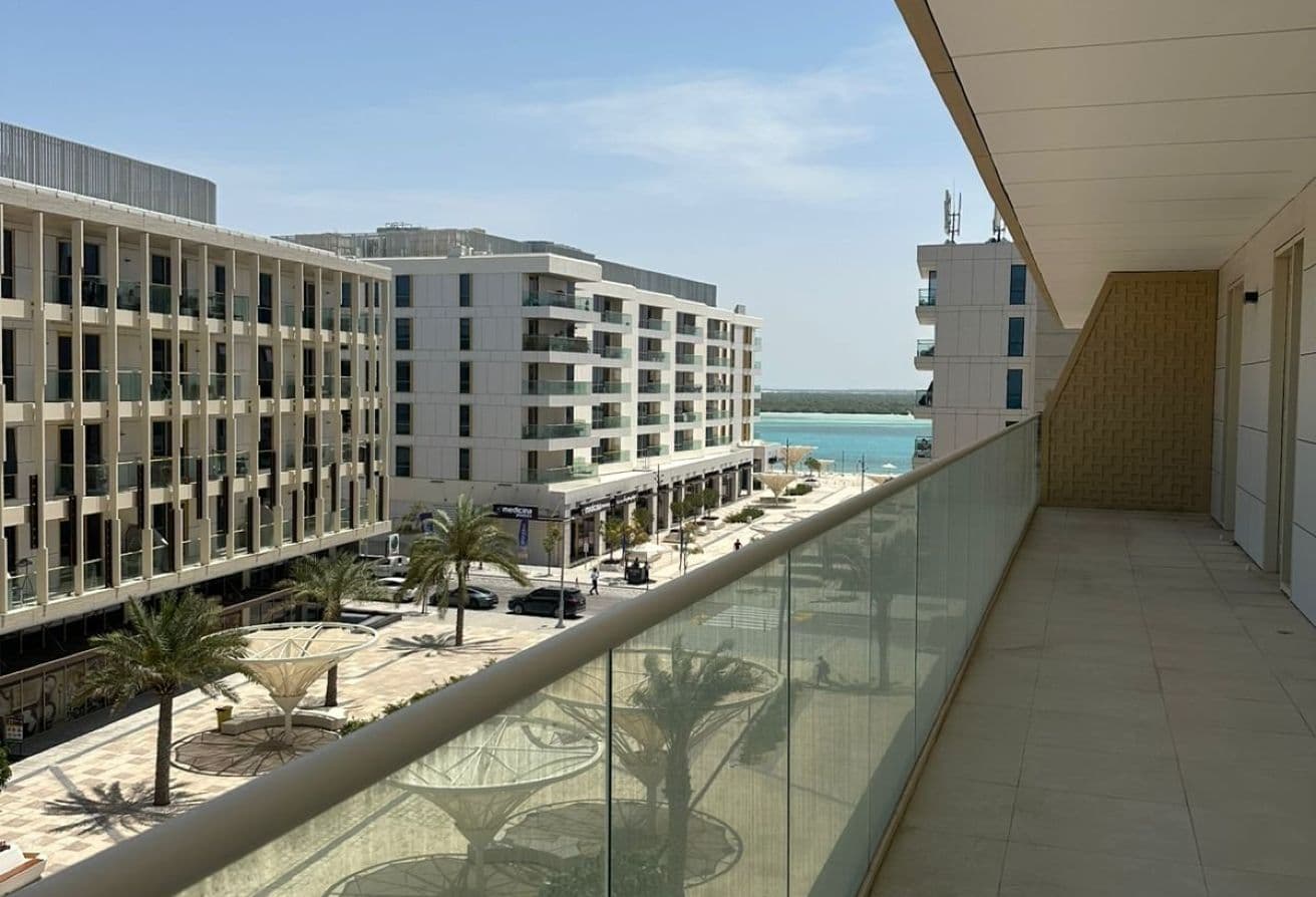 Huge Balcony | Beach Access | Spacious Apt