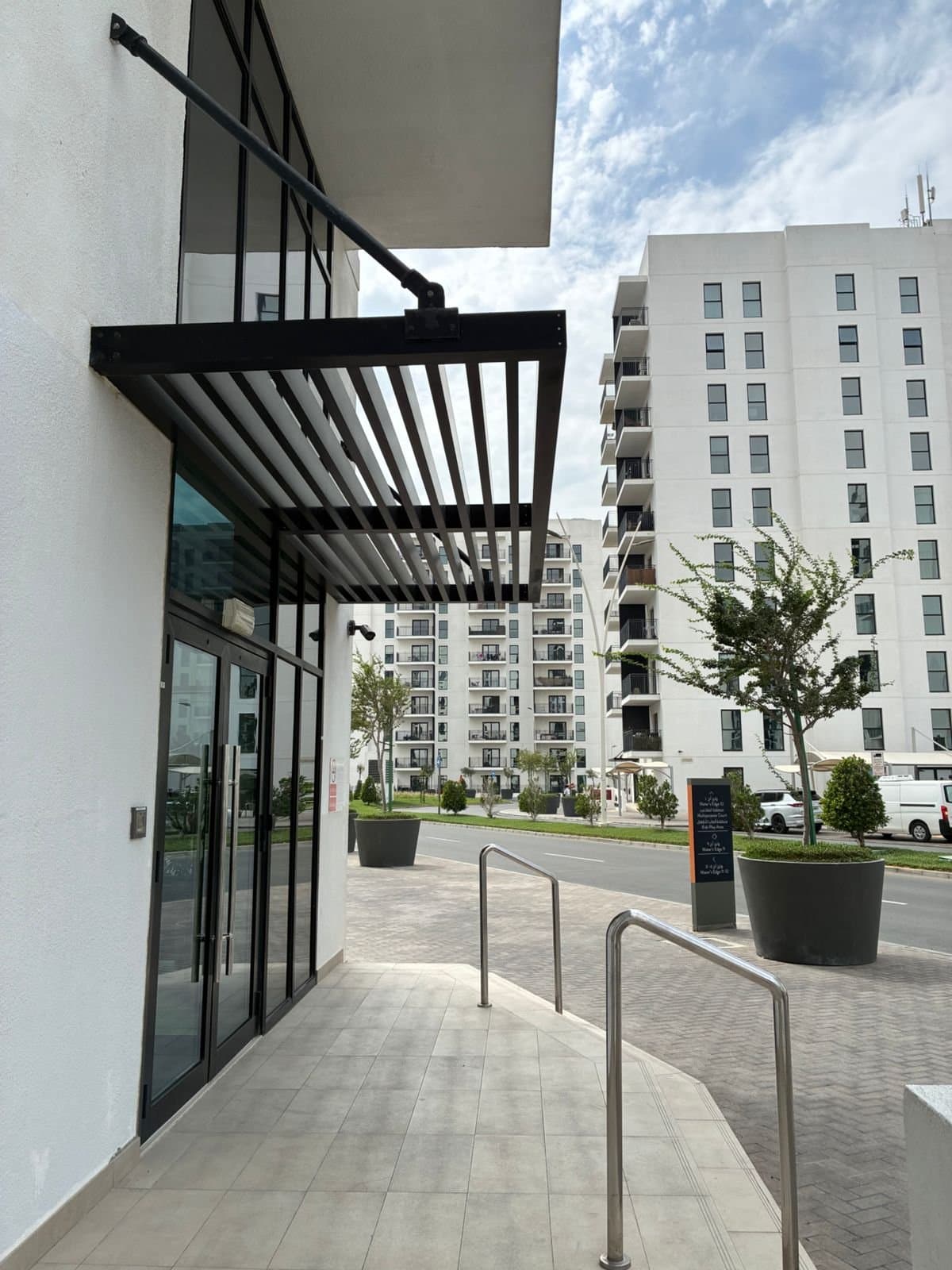 Stunning Canal View | Un-Furnished | Prime Loc, 14