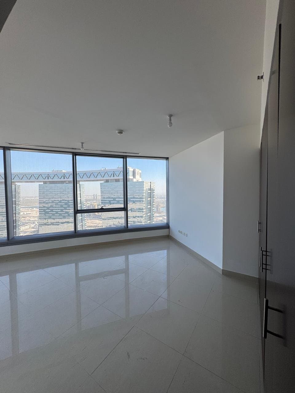 Stunning View | Spacious Unit | Vacant, 4