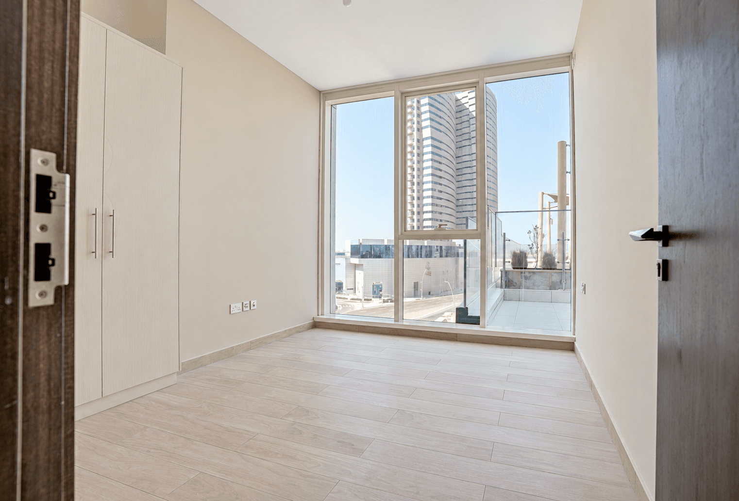 Park & Community Views | Vacant | Prime Location, 9