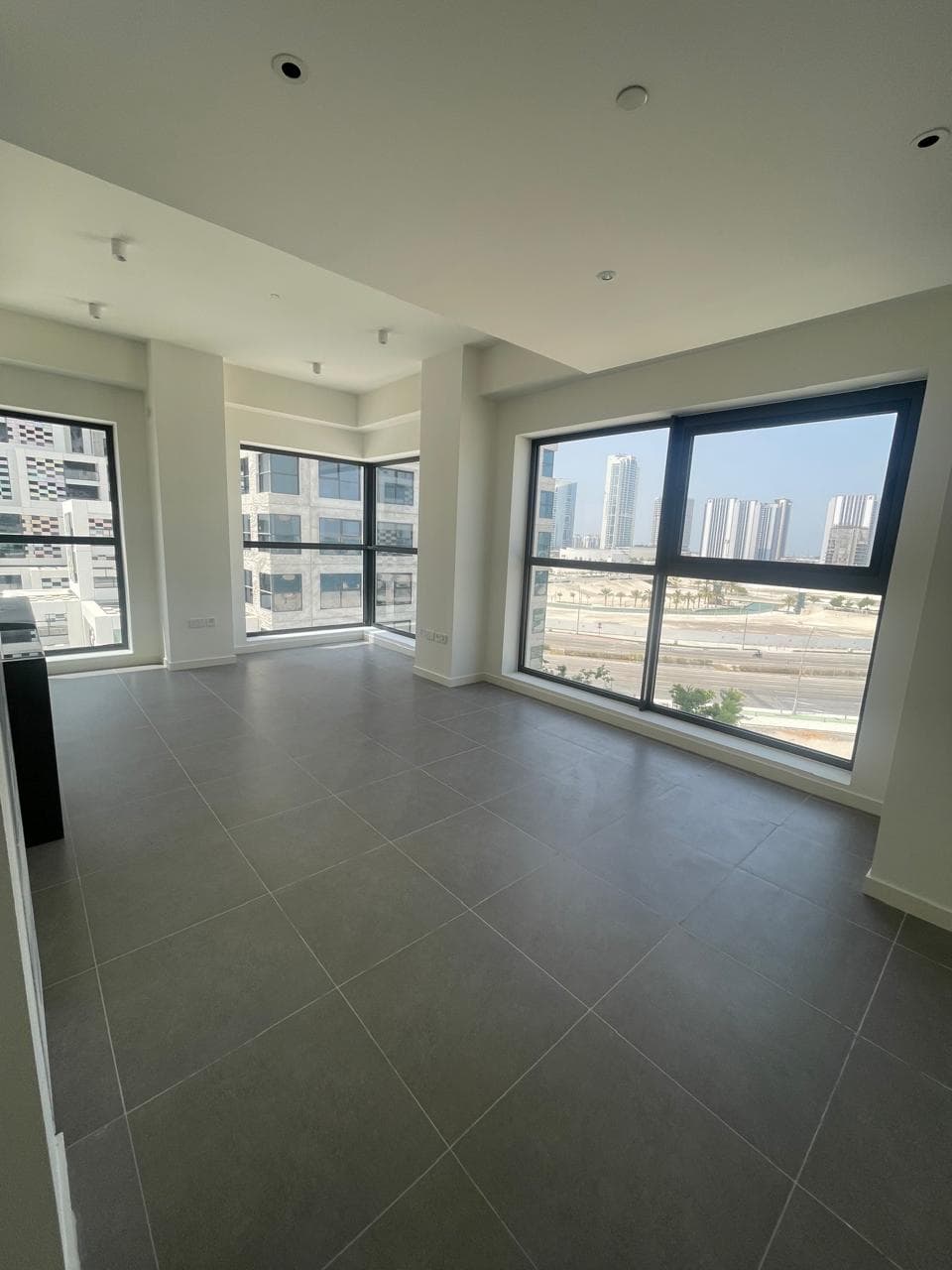 Elegant 1BR | Stunning View | Prime Location