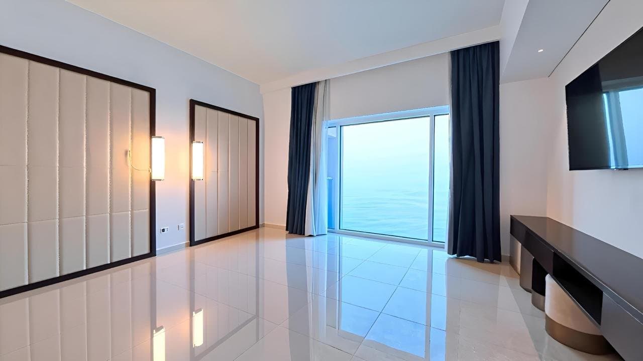 Luxurious 3BR Apartment | Balcony w/ Full Sea View, 3