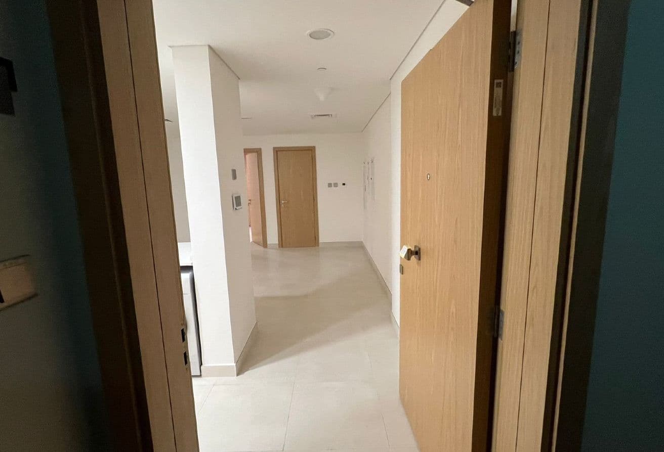 Amazing 1BR | Pool View  | Prime Location — 5
