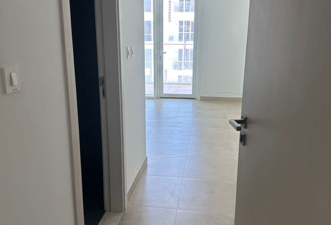 Huge Balcony | Beach Access | Spacious Apt — 8