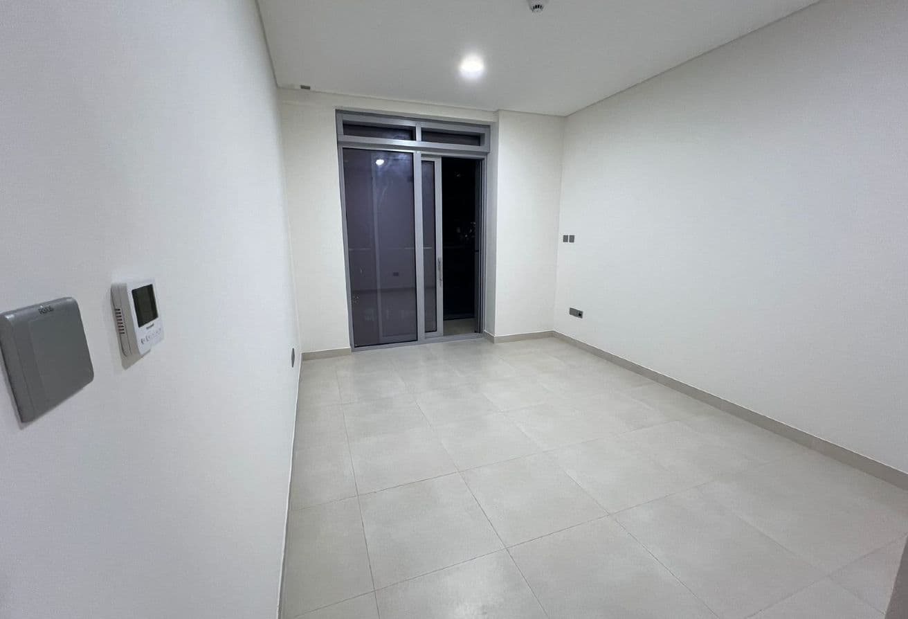 Amazing 1BR | Pool View  | Prime Location — 3