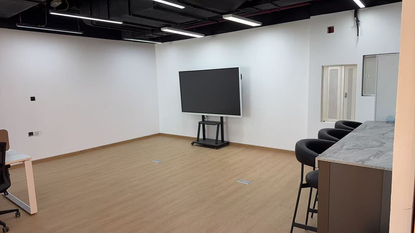 Premium Office | Amazing Sea View | Ideal Location, 7