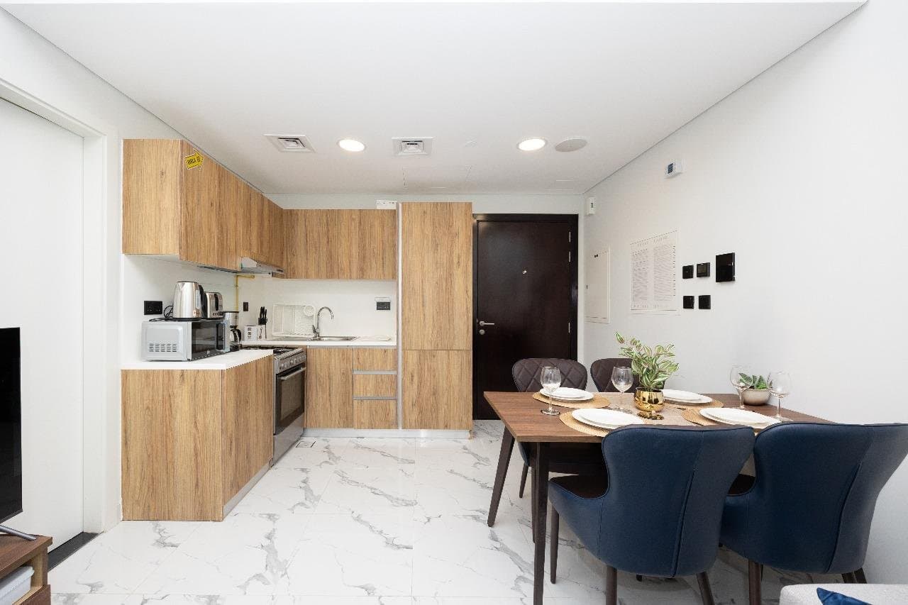 Fully Furnished | Canal View | Vacant, 3