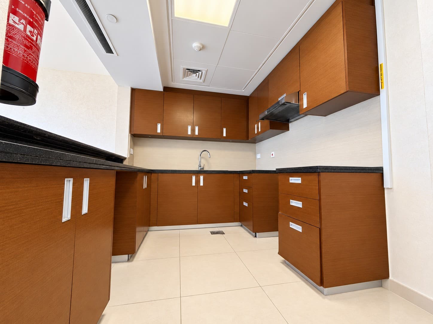Elegant 1BR | Full Sea View | Excellent Location, 9