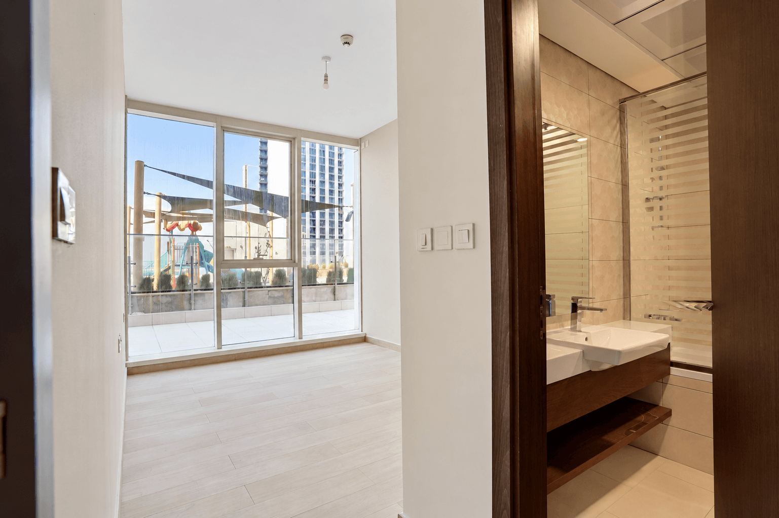 Vacant | Mangrove & Park View | Spacious Layout, 6