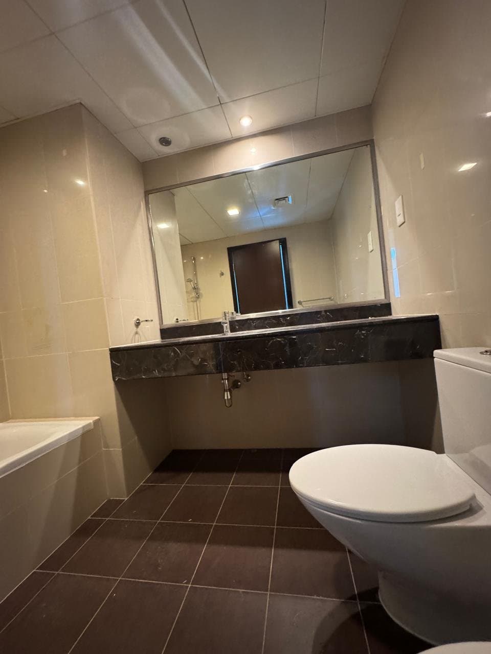 Stunning View | Spacious Unit | Vacant, 18