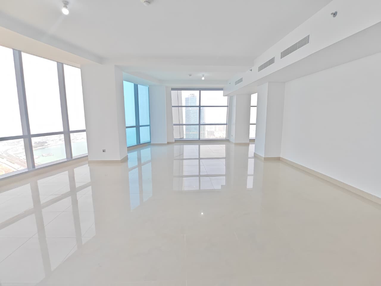 Premium 2BR | Stunning Views | Prime Location — 5