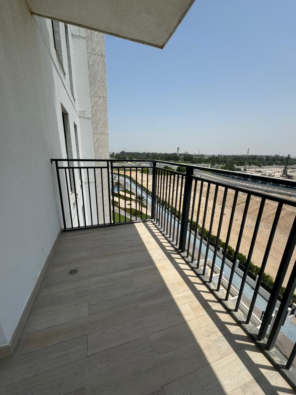 Stunning 3BR+M | Amazing Views | Prime Location — 16