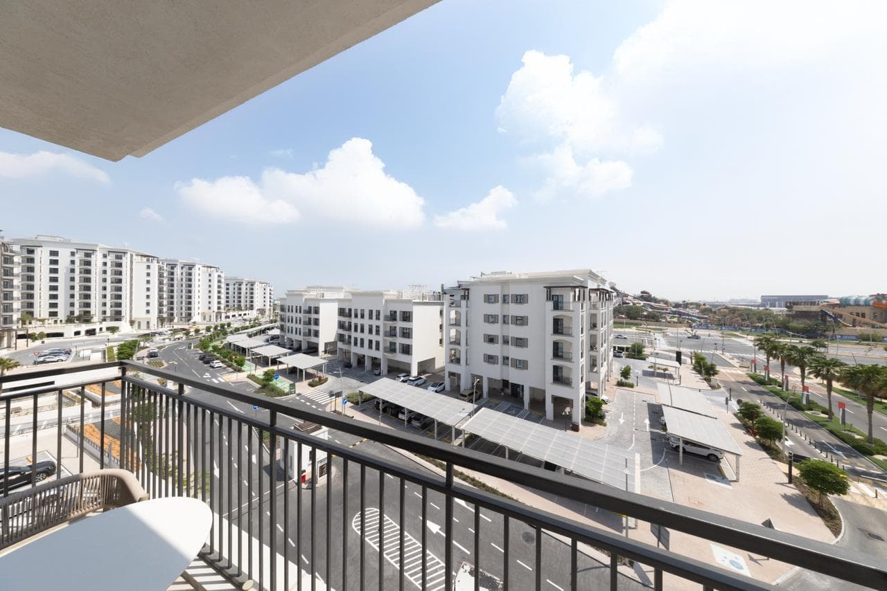 Elegant 1BR | Ideal Location | Fully Furnished — 6