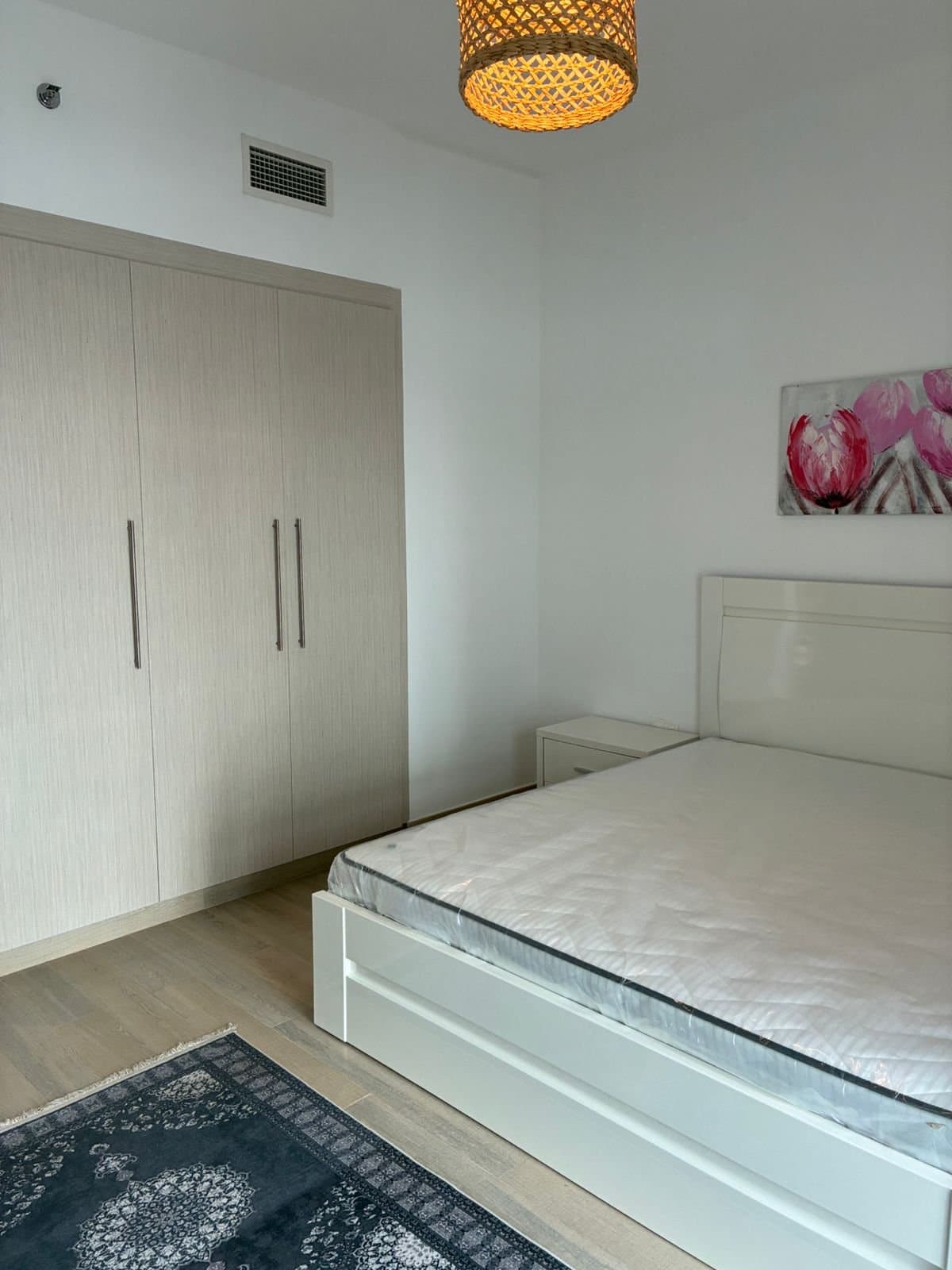 Stunning Canal View | Un-Furnished | Prime Loc, 6