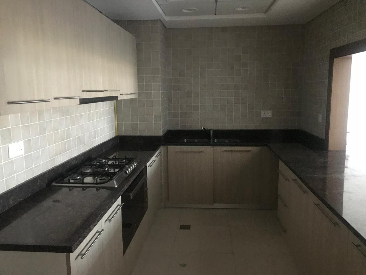 Spacious Apartment | 2 Balconies | Laundry Room, 7