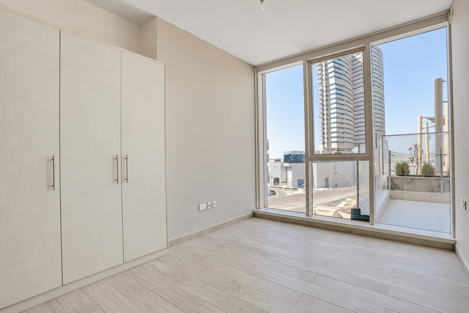 Park & Community Views | Vacant | Prime Location, 5