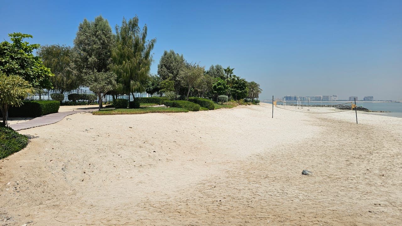 Elegant 1BR | Stunning View | Prime Location — 9