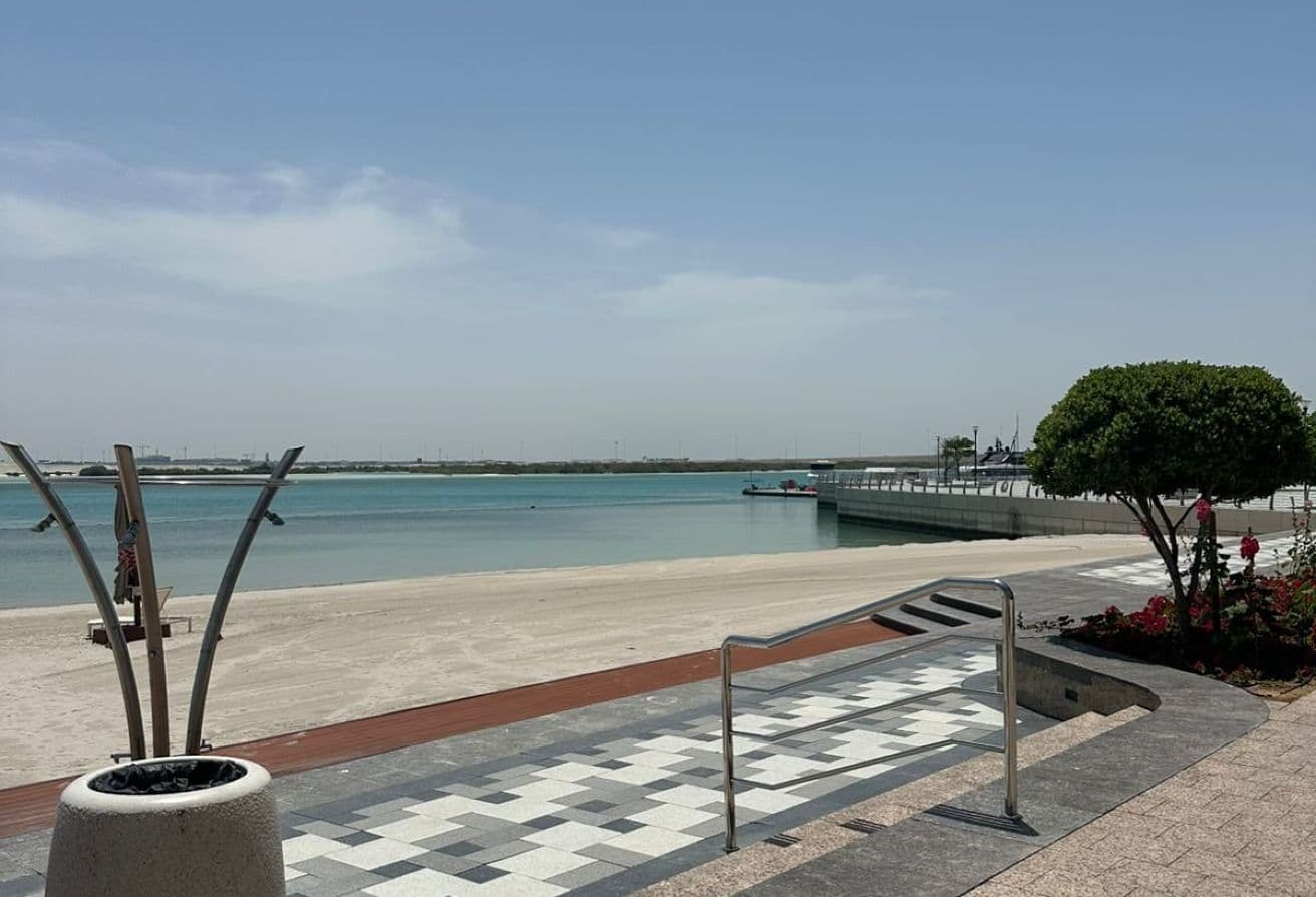 Huge Balcony | Beach Access | Spacious Apt — 22