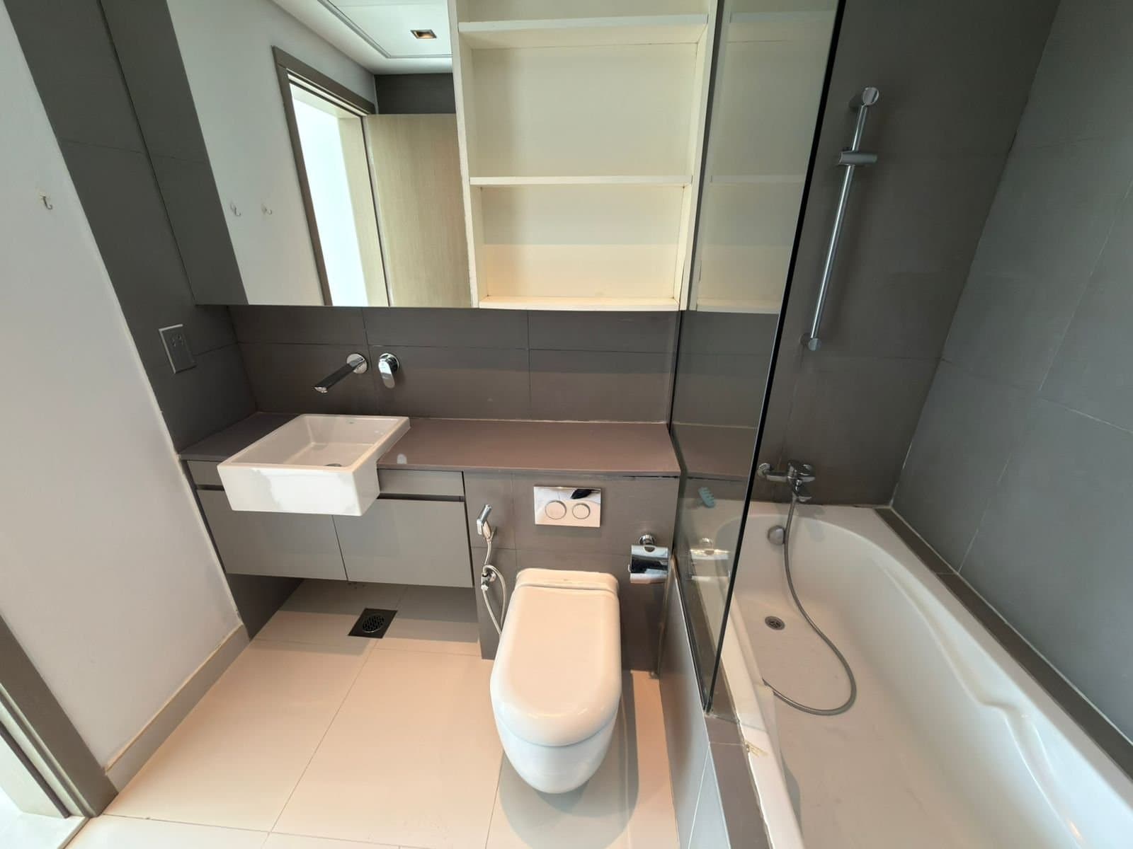 Stunning Apartment | Great Location | Spacious, 17