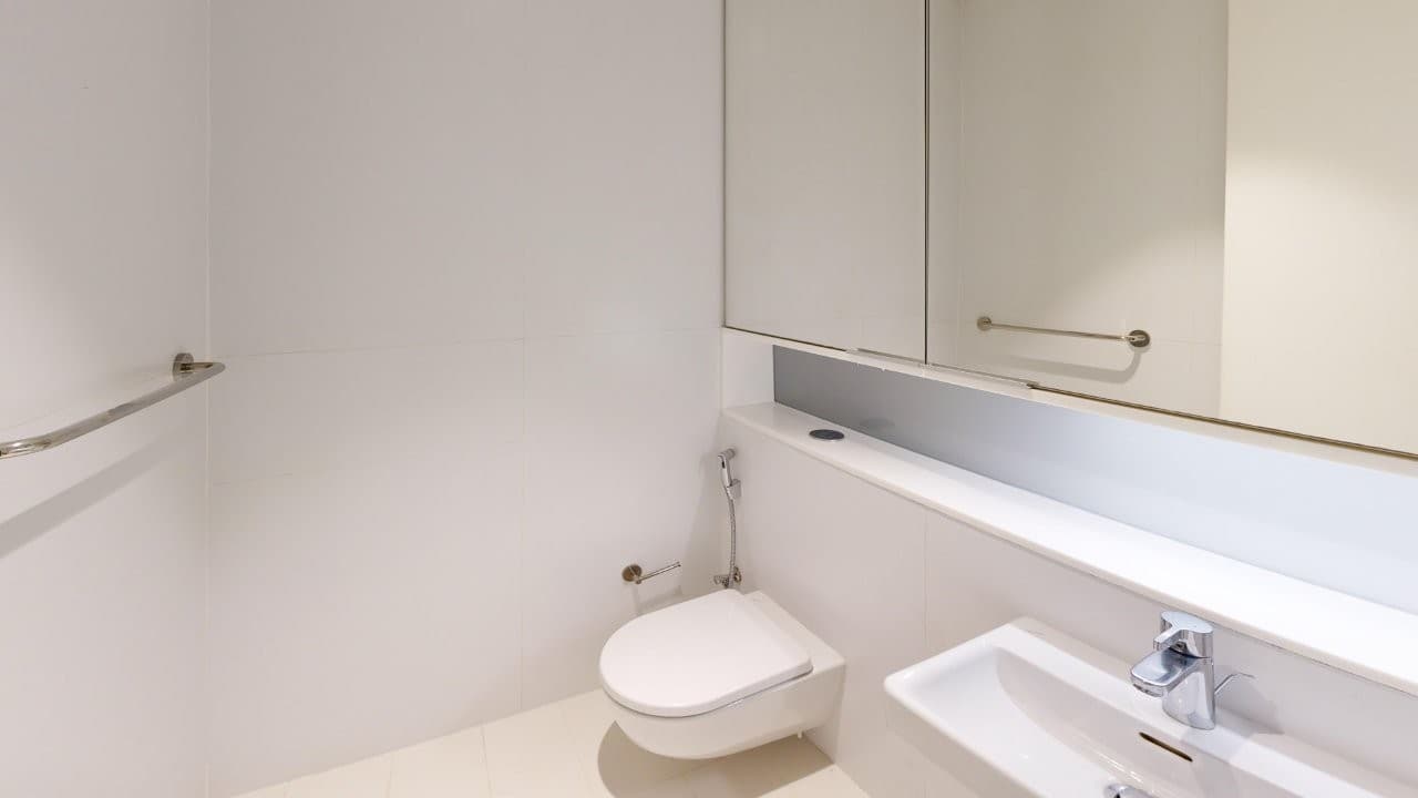 Stunning 1 BR | Community View | Prime Location, 8