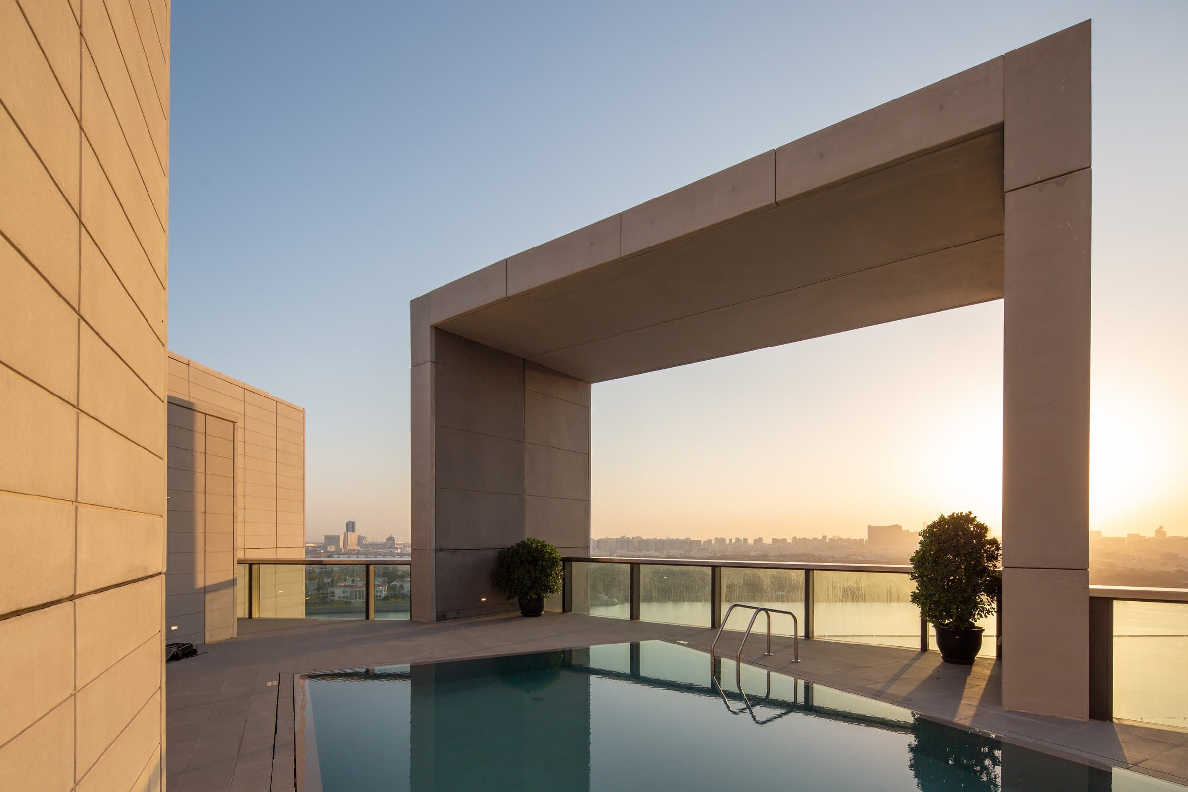 Modern 2BR | Canal View | Prime Location, 8
